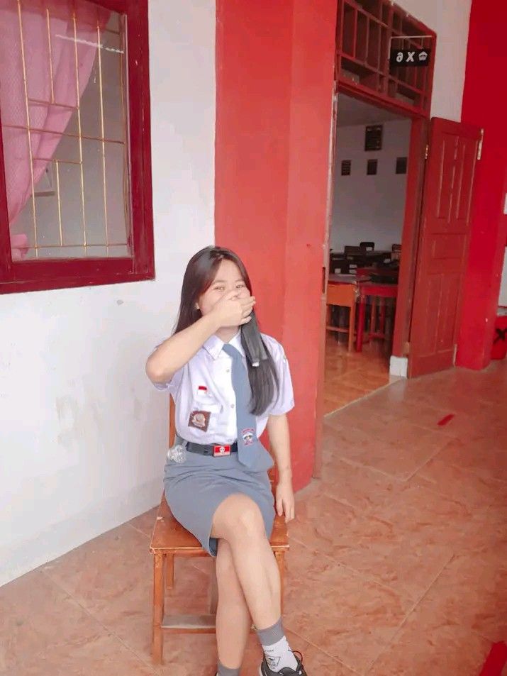 video Bocil Viral anak sma di sofa saat rumah sepi